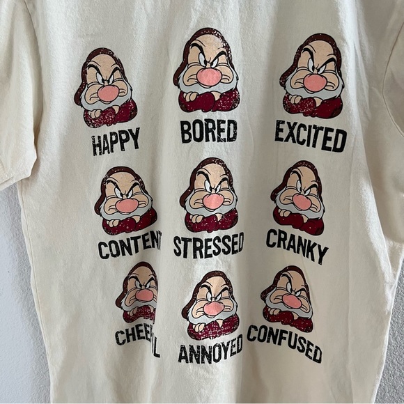 Disney Store Neutral Snow White Grumpy Moods Dwarfs Tee T-Shirt 100% Cotton M - Picture 4 of 5